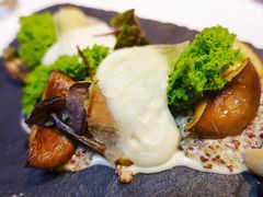 来自森林的烩藜麦搭配蘑菇，马铃薯及法香泡沫-AZUR聚(香格里拉饭店)