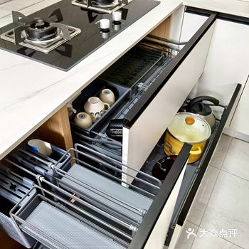 你敢相信这是个40平米的老旧公寓吗