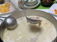 -洪氏嗨捞·猪肚鸡火锅(阳光天地店)