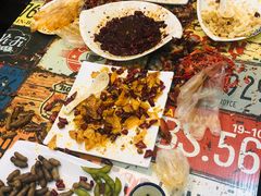 -扒虾小妹儿麻辣海鲜(宏图街店)