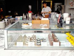 面包甜点陈列柜-UNI UNI(环亚凯瑟琳店)