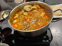 带皮牛肉酸汤火锅-泉味道贵州厨房(三里河店)