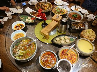 服务态度也是很不错~最主要的是上菜速度真的是超快