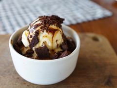 -ROAST coffee & eatery