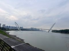 -南京眼步行桥