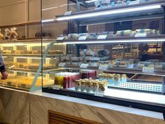 面包甜点陈列柜-老大昌(淮海中路店)
