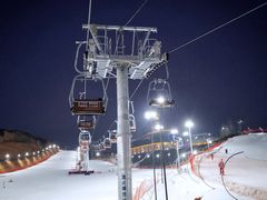 -采薇庄园四季滑雪场