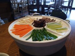 -云海肴·汽锅鸡·云南菜(天山百盛优客店)