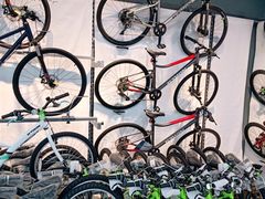 -迪卡侬(高新万达店)