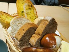 德式面包筐-LENBACH兰巴赫西餐啤酒坊(大连东港店)