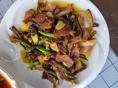-土砂锅生态山庄·非遗砂锅雅鱼