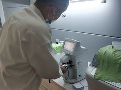 -翰佐蔡司小乐圆·依视路星趣控·暴龙眼镜折扣店