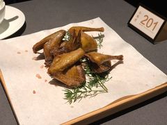 海盐焗乳鸽-小炳胜(卓悦中心店)