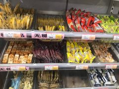 零售区-食吃食八量贩零食(新安店)