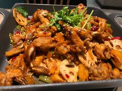 悦蓉招牌干锅牛蛙-精悦蓉(松江万达广场店)