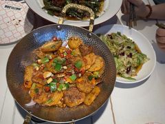 -阿瓦山寨·湘菜现炒·剁椒鱼头王(咸阳总店)