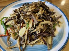 什锦山野菜-小厨子私房菜·云南美食店