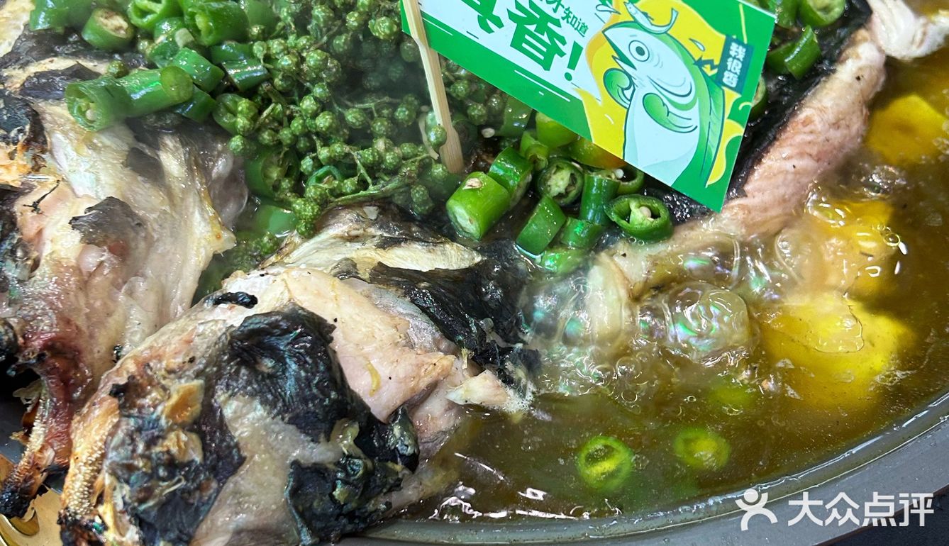 让我更惊艳到的 是他家生蚝 真的是比手还大！