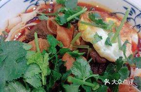 Fatty Beef and Fried Egg Noodles