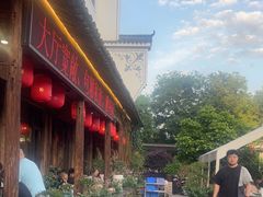 -头上红煨盐鸡·非遗院子餐厅