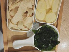 -茅草房·河畔园林火锅