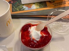 草莓新地-麦当劳(鼓楼店)