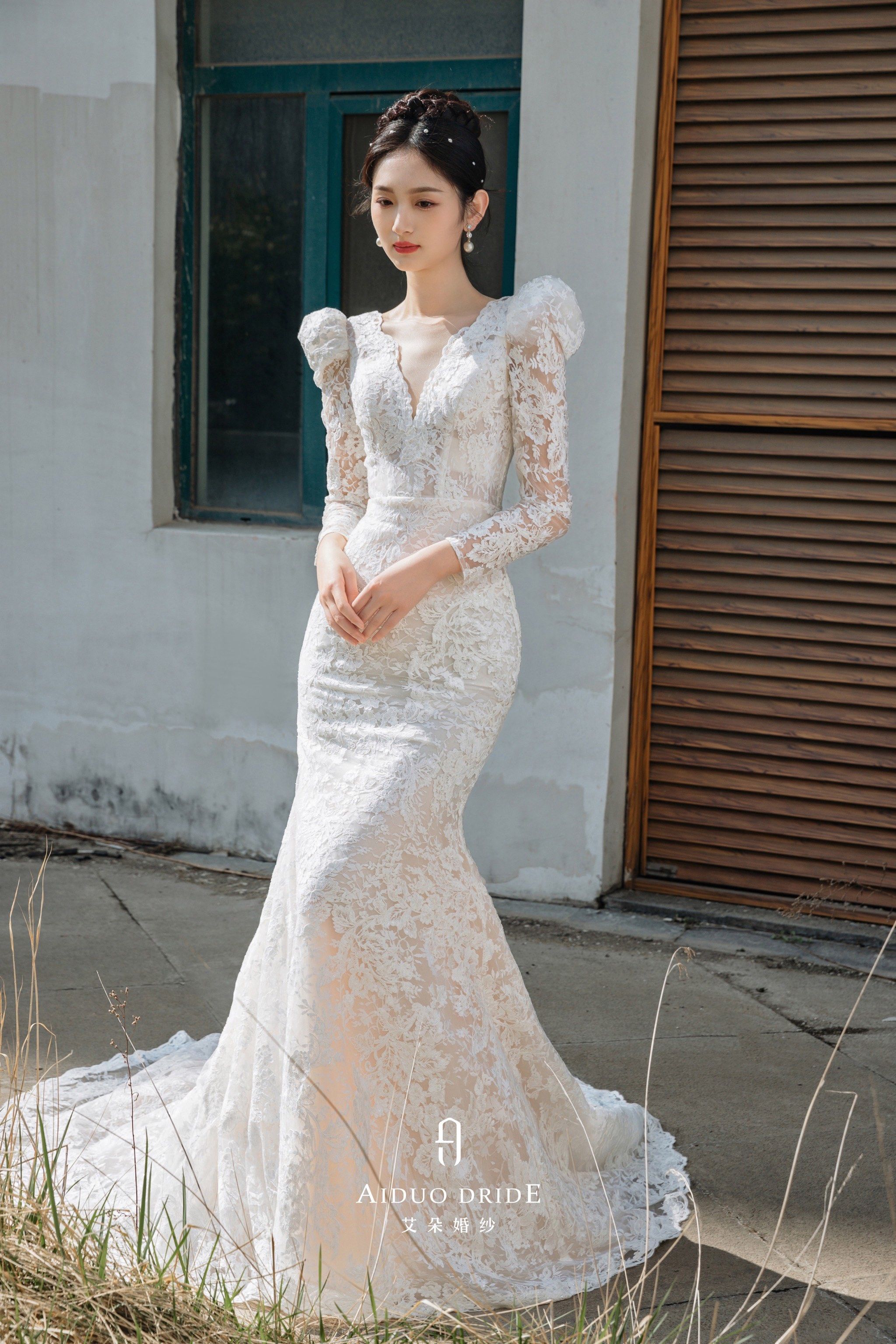 长袖蕾丝鱼尾婚纱