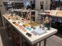 -宏宇眼镜蔡司依视路折扣店(兆佳眼镜城店)