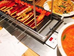 会自己转的烧烤炉-悦屋老板娘的烤肉店(紫薇田园店)