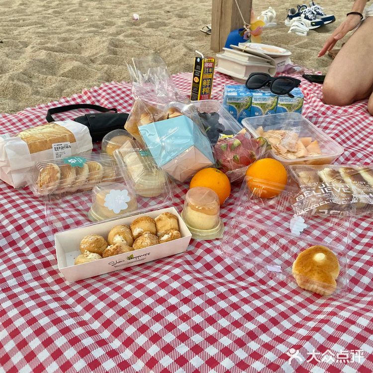 玫瑰海岸,一个可以骑马的海滩,有很多来拍婚纱照的