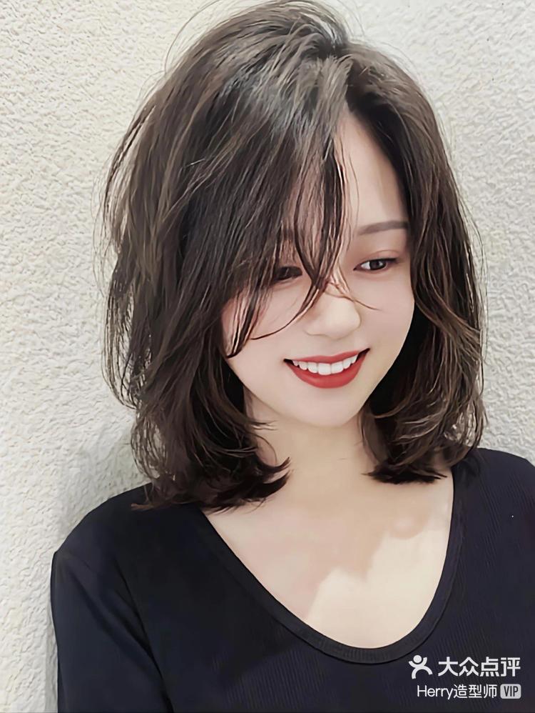 齐肩减龄发型当下比较流行的轻奢齐肩烫发-大众点评