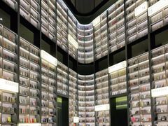 -上海虹桥中心爱琴海亚朵S酒店