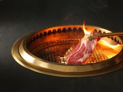 -铭牛烧肉·和牛海鲜自助(高新月牙湖店)