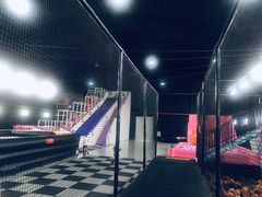 -嘿哟动霸CHUA·新潮玩运动娱乐中心·蹦床滑冰团建乐园