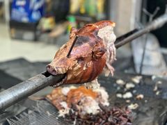 烤生态小耳朵猪-张宏波烧猪店