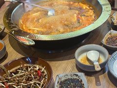 -野山舂·贵州现舂酸汤牛肉(东山店)