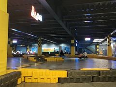 -极限PLAY运动娱乐新世界·团建派对潮玩休闲馆·室内蹦极高空游乐园