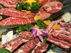 黑牛六拼-明洞阿姨·韩式酱蟹烤肉·创意料理(三元桥店)