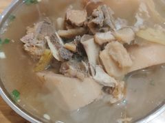 -燕子煨汤(山海关路店)