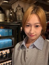 -韩国李知恩形象设计