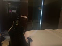 -粤塔Summer国际电竞酒店(深圳龙华大浪店)