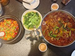 -万重锦·人文川菜馆(骡马市店)