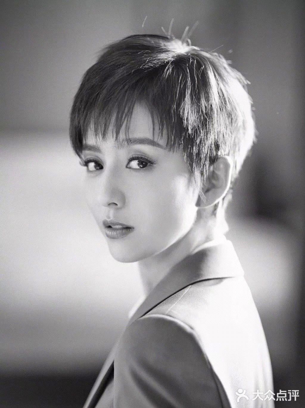 今日分享短发。长发短发只是一种形态的表现