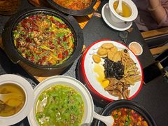 -万重锦·人文川菜馆(骡马市店)