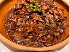 黄山笋烧肉-桃园农庄烤全羊(江秋路店)