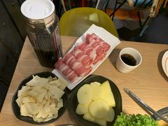 肥牛-尚品小土屋涮毛肚(李沧万达店)