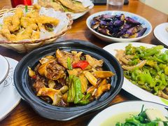 -胡子饮食店