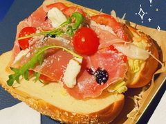 -HALO SOUL COFFEE·咖啡·甜品·简餐(嘉年华海信广场店)