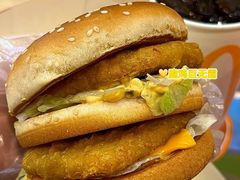 -麦当劳(上海虹桥站30B检票口楼上)