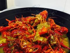 -虾弄弄海派小龙虾·牛羊蝎子火锅